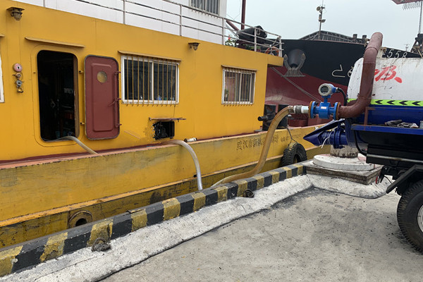 1595476492502726.jpg 吸污作業.jpg