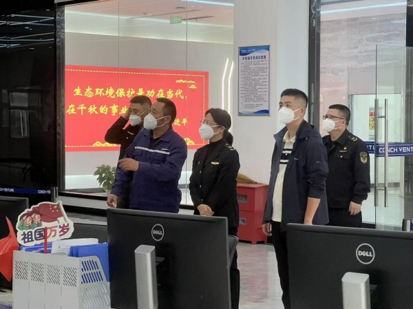 1761701251776553.jpg 市場(chǎng)監(jiān)督局局長(zhǎng)朱杭萍一行至的德興海創(chuàng)參觀調(diào)研 (1).jpg